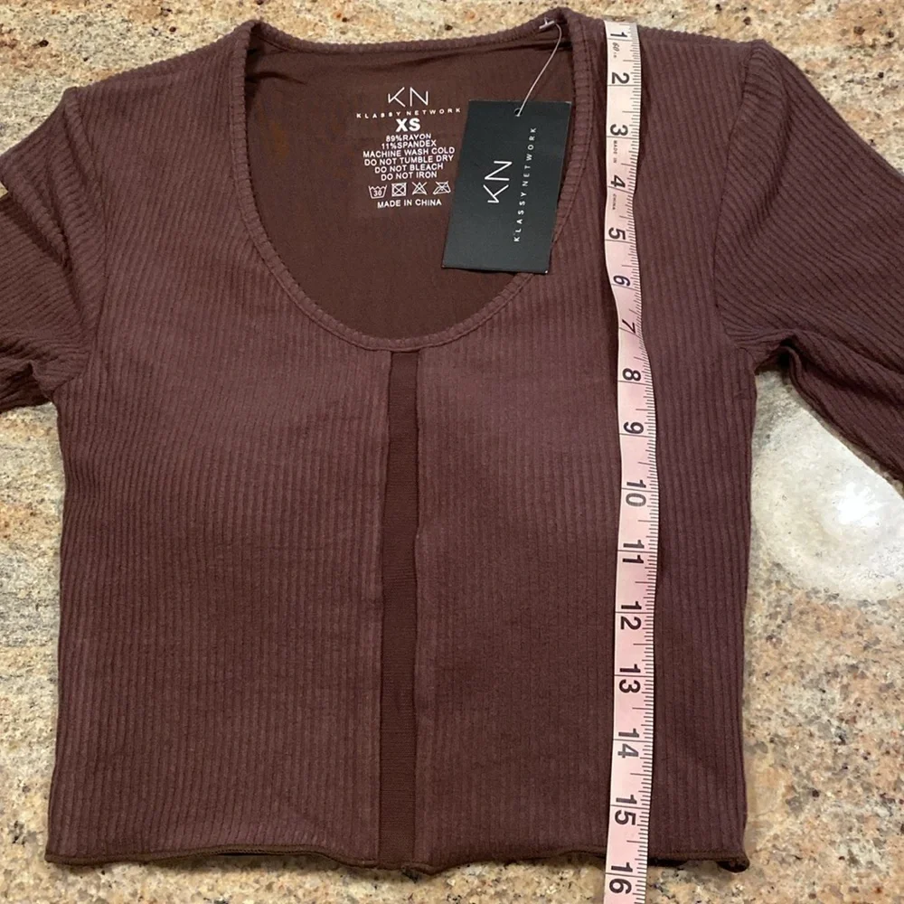 Klassy Network brand new cropped long sleeve shirt built in bra XS extra small - Picture 5 of 6